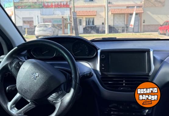 Autos - Peugeot 208 2013 Nafta 137000Km - En Venta