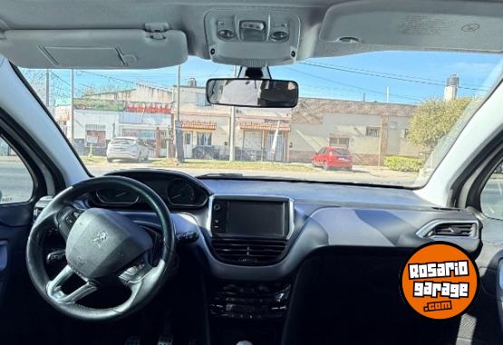 Autos - Peugeot 208 2013 Nafta 137000Km - En Venta