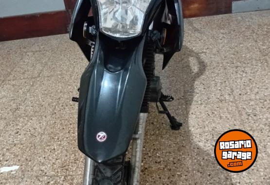 Motos - Zanella Zr150 2017 Nafta 20000Km - En Venta