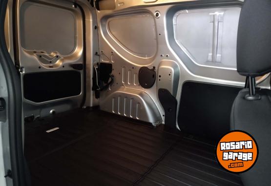 Utilitarios - Renault Kangoo Express 2A 1.6 SCE 2025 Nafta 7322Km - En Venta