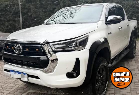 Camionetas - Toyota Hilux Pick-Up 2023 Diesel 76000Km - En Venta