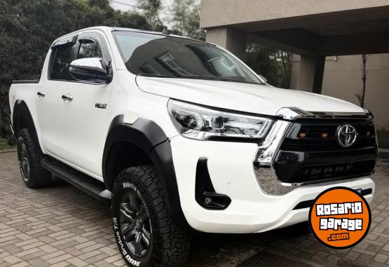 Camionetas - Toyota Hilux Pick-Up 2023 Diesel 76000Km - En Venta