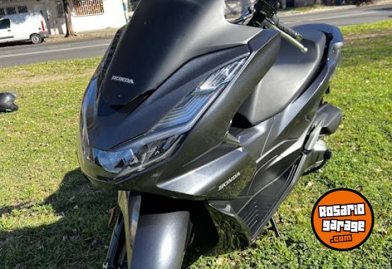 Motos - Honda PCX 2024 Nafta 7200Km - En Venta