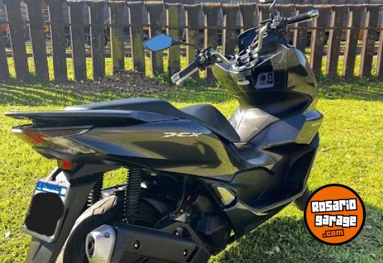 Motos - Honda PCX 2024 Nafta 7200Km - En Venta