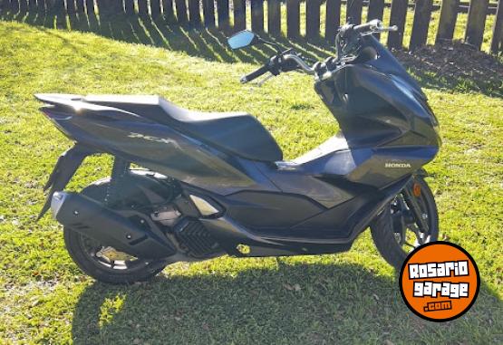 Motos - Honda PCX 2024 Nafta 7200Km - En Venta