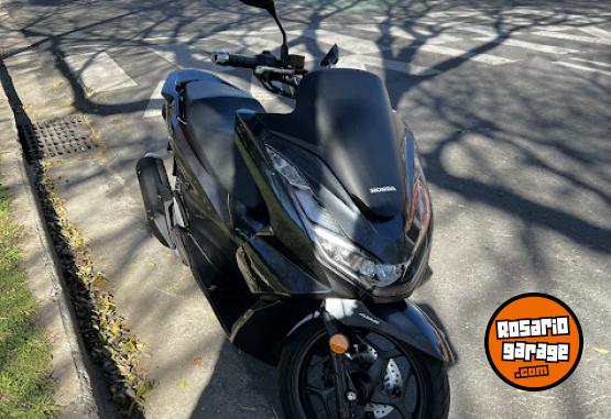 Motos - Honda PCX 2024 Nafta 7200Km - En Venta