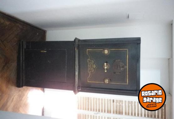 Otros - Caja Fuerte Antigua Talleres De Felipe Schwarz (Usado) - En Venta