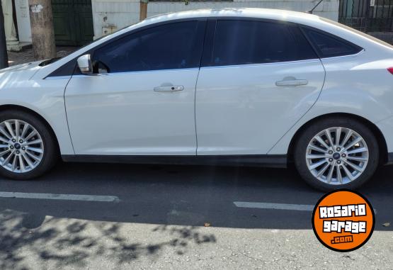 Autos - Ford FOCUS 3 TITANIUM 2016 Nafta 80000Km - En Venta