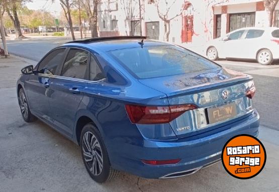 Autos - Volkswagen Vento Highline 2021 Nafta 84000Km - En Venta
