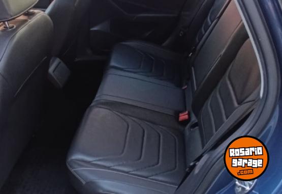 Autos - Volkswagen Vento Highline 2021 Nafta 84000Km - En Venta