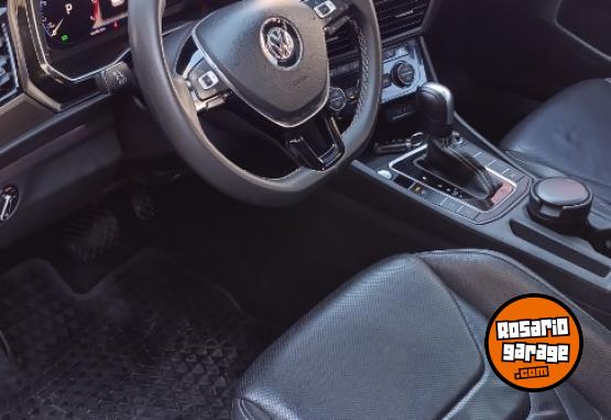 Autos - Volkswagen Vento Highline 2021 Nafta 84000Km - En Venta