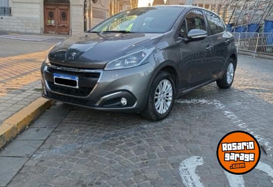 Autos - Peugeot 208 2016 Nafta 92000Km - En Venta