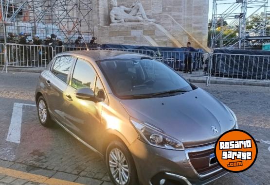Autos - Peugeot 208 2016 Nafta 92000Km - En Venta