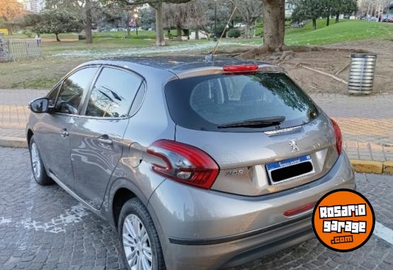 Autos - Peugeot 208 2016 Nafta 92000Km - En Venta