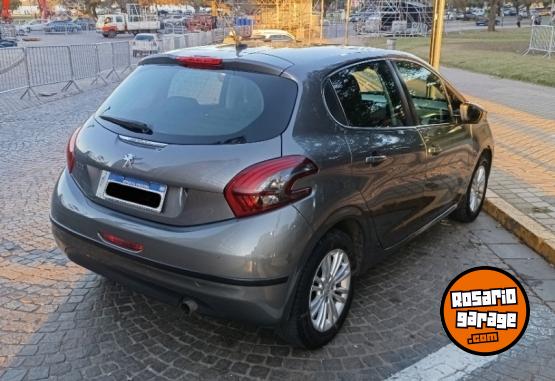 Autos - Peugeot 208 2016 Nafta 92000Km - En Venta