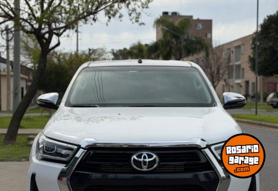 Autos - Toyota HILUX SRV 2023 Diesel 70000Km - En Venta