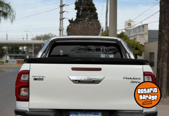 Autos - Toyota HILUX SRV 2023 Diesel 70000Km - En Venta