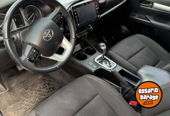 Autos - Toyota HILUX SRV 2023 Diesel 70000Km - En Venta
