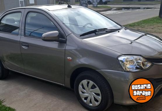 Autos - Toyota ETIOS X 2020 Nafta 12000Km - En Venta