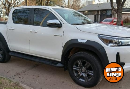 Camionetas - Toyota Hilux 2024 Diesel 31562Km - En Venta