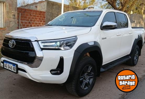 Camionetas - Toyota Hilux 2024 Diesel 31562Km - En Venta