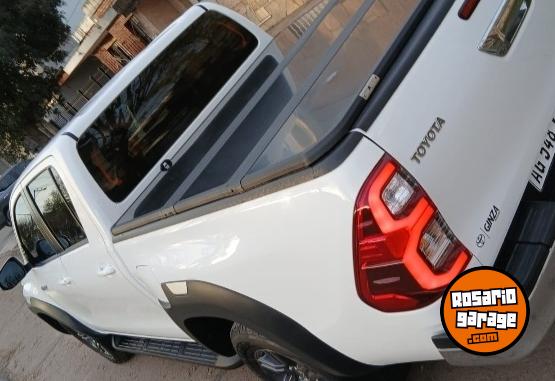 Camionetas - Toyota Hilux 2024 Diesel 31562Km - En Venta