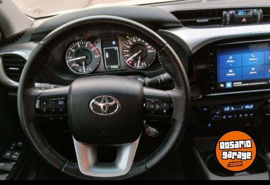 Camionetas - Toyota Hilux 2024 Diesel 31562Km - En Venta