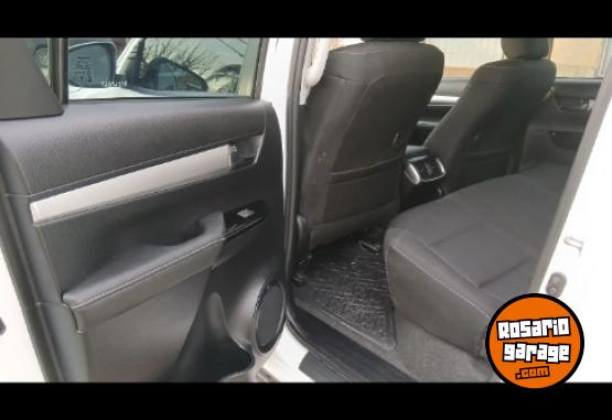 Camionetas - Toyota Hilux 2024 Diesel 31562Km - En Venta