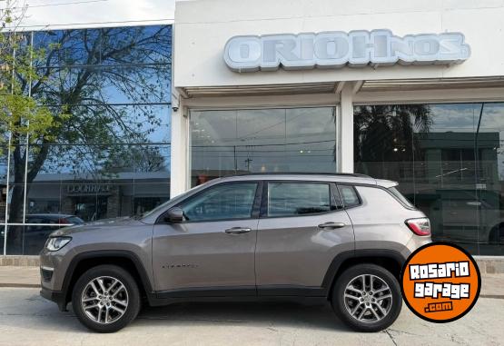 Camionetas - Jeep COMPASS SPORT 2.4 MT 4x2 2020 Nafta 90000Km - En Venta