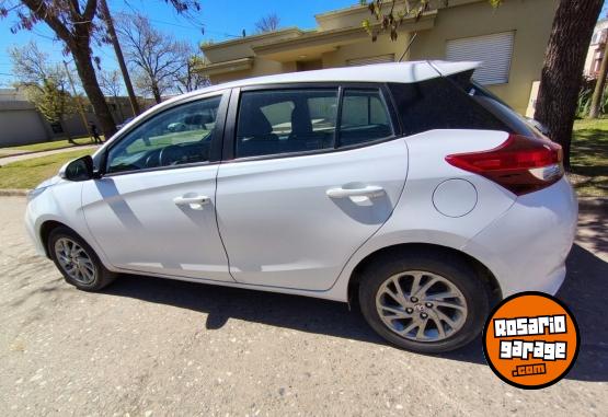 Autos - Toyota Yaris XLS CVT 2022 Nafta 38000Km - En Venta