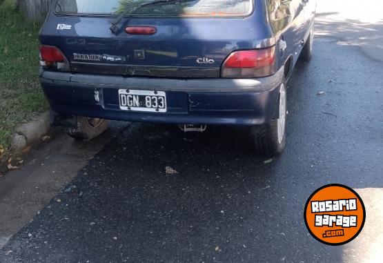Autos - Renault Clio 2000 Diesel 180000Km - En Venta