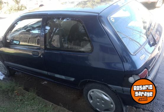 Autos - Renault Clio 2000 Diesel 180000Km - En Venta