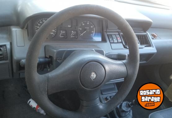 Autos - Renault Clio 2000 Diesel 180000Km - En Venta