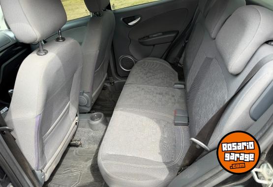 Autos - Fiat Palio Attractive 2017 Nafta 100000Km - En Venta