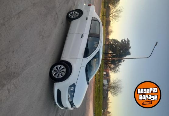 Autos - Volkswagen VOYAGE CONFORT 2013 GNC 136000Km - En Venta