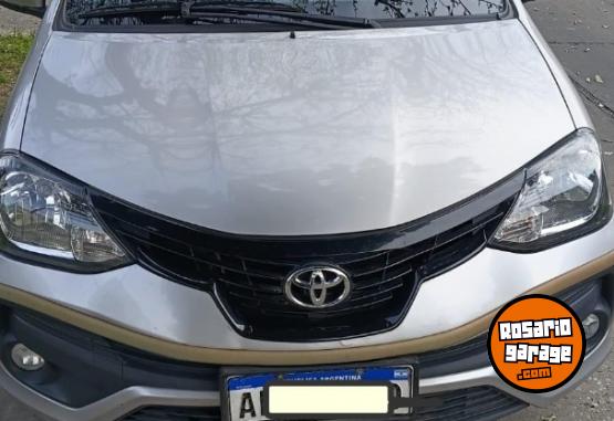 Autos - Toyota Xls 2020 Nafta 90000Km - En Venta