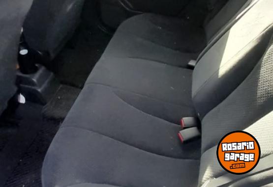Autos - Nissan Tiida 2010 Nafta 250000Km - En Venta