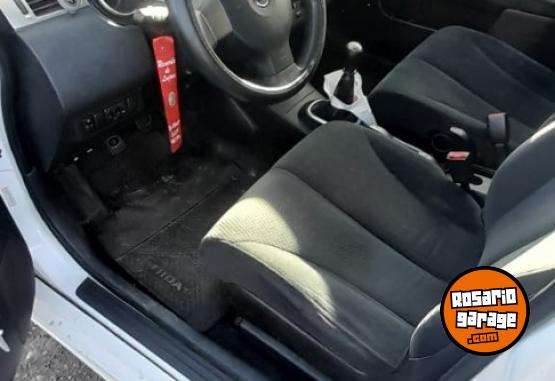 Autos - Nissan Tiida 2010 Nafta 250000Km - En Venta