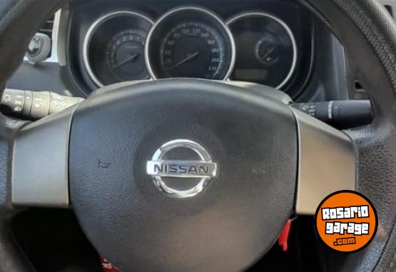 Autos - Nissan Tiida 2010 Nafta 250000Km - En Venta