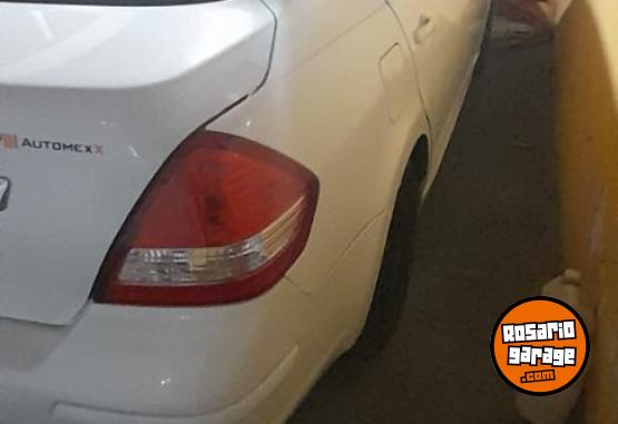Autos - Nissan Tiida 2010 Nafta 250000Km - En Venta