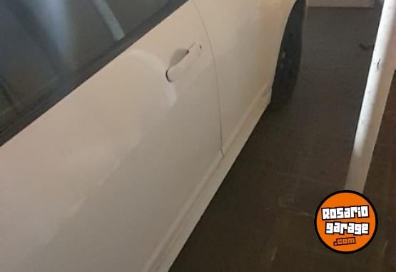 Autos - Nissan Tiida 2010 Nafta 250000Km - En Venta