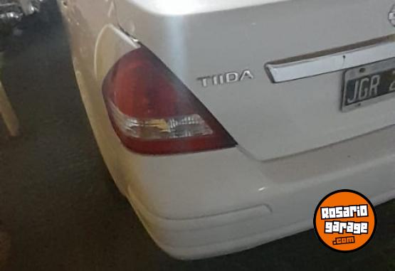 Autos - Nissan Tiida 2010 Nafta 250000Km - En Venta