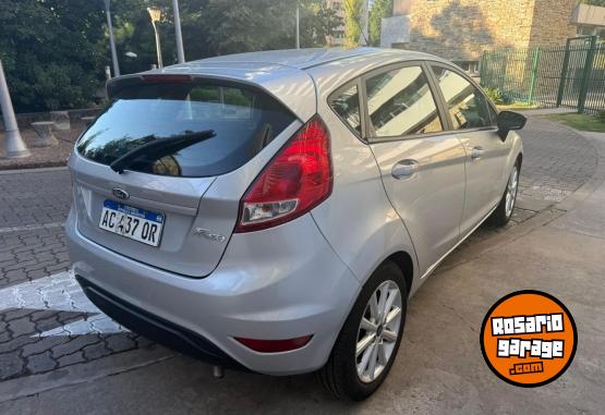 Autos - Ford Fiesta 2018 Nafta 130000Km - En Venta