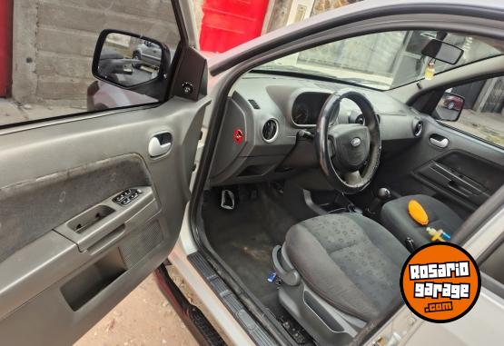 Autos - Ford Ecosport xls 2004 Nafta 243000Km - En Venta