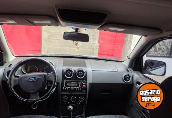 Autos - Ford Ecosport xls 2004 Nafta 243000Km - En Venta
