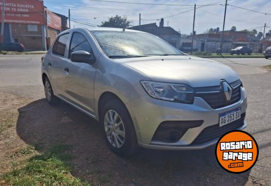 Autos - Renault Logan life 2024 GNC 36000Km - En Venta