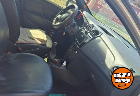 Autos - Renault Logan life 2024 GNC 36000Km - En Venta