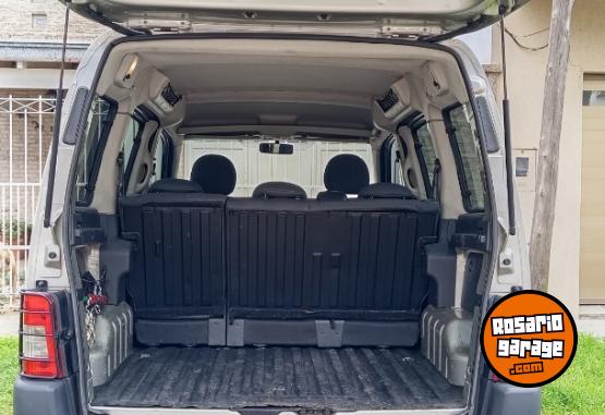 Utilitarios - Peugeot Partner Patagonica HDI 1. 2012 Diesel 185000Km - En Venta