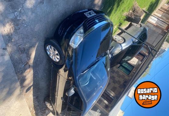 Autos - Renault Logan 2013 GNC 750000Km - En Venta