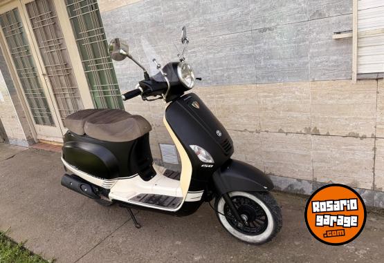 Motos - Zanella Styler Exclusive 2023 Nafta 31005Km - En Venta